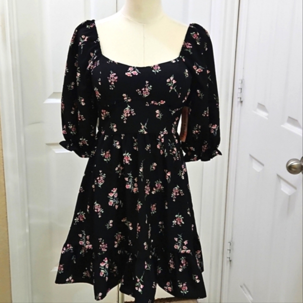 Inspired Hearts Floral Dress with Puff Sleeves and Square Neck Size S NWT